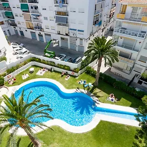 https://cool-and-white-apartment-torrecilla-playa-canovas.1costadelsol.com